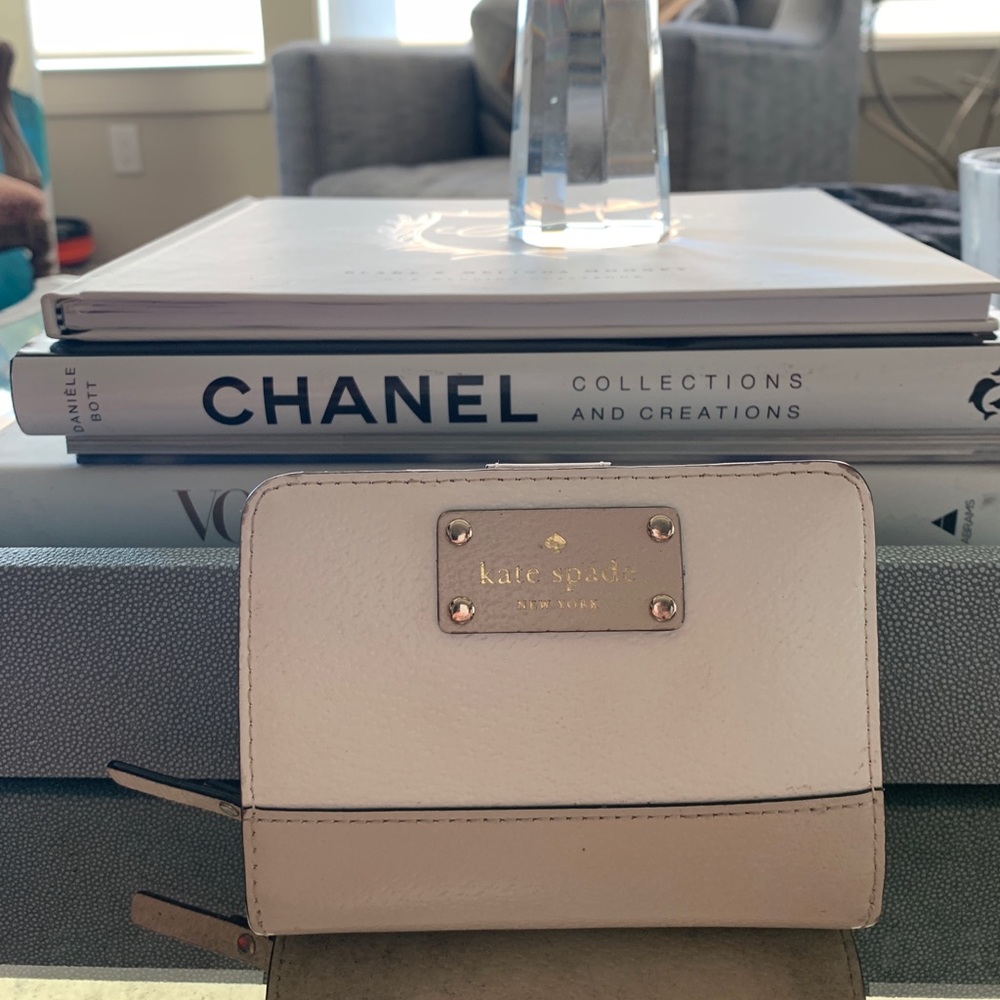 Kate Spade Wallet: White + Cream